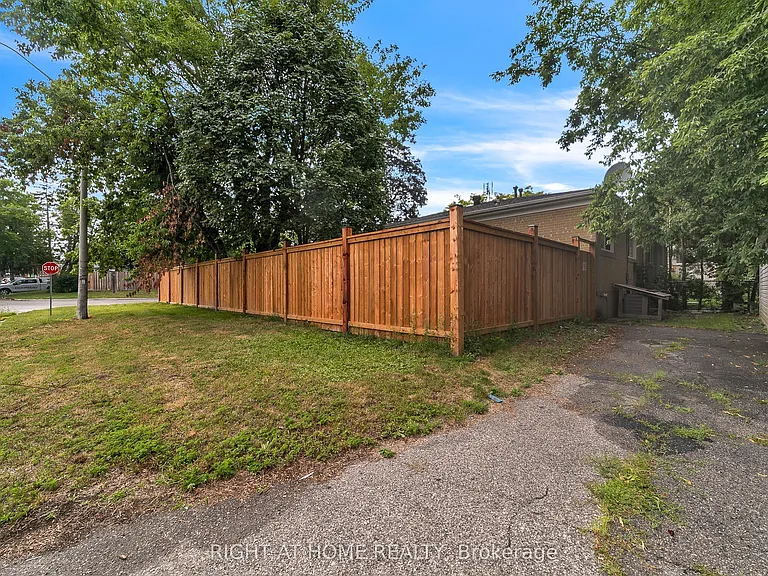 303 Blue Grass Blvd — Photo 1