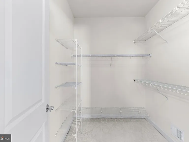22237 Fulmer Ave — Photo 3