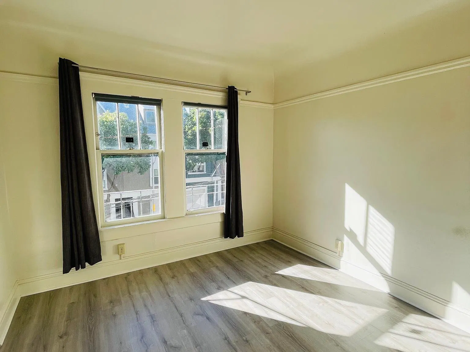 Studio, 325 sqft, $3,250 — Photo 2