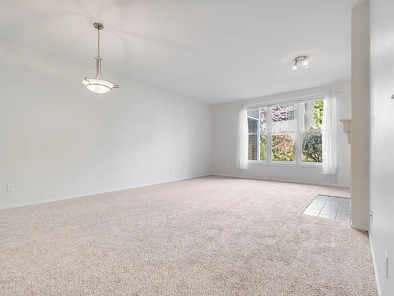 205 SW Montgomery St #204 — Photo 6