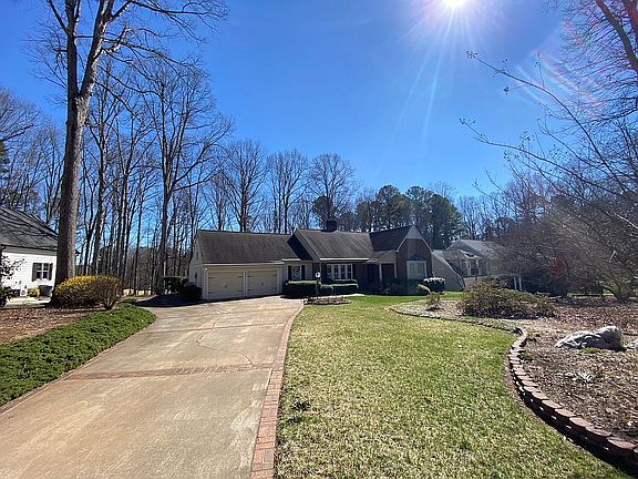 121 Bruce drive 