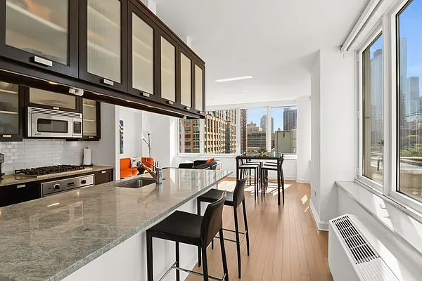 Sold by Nest Seekers International | media 4