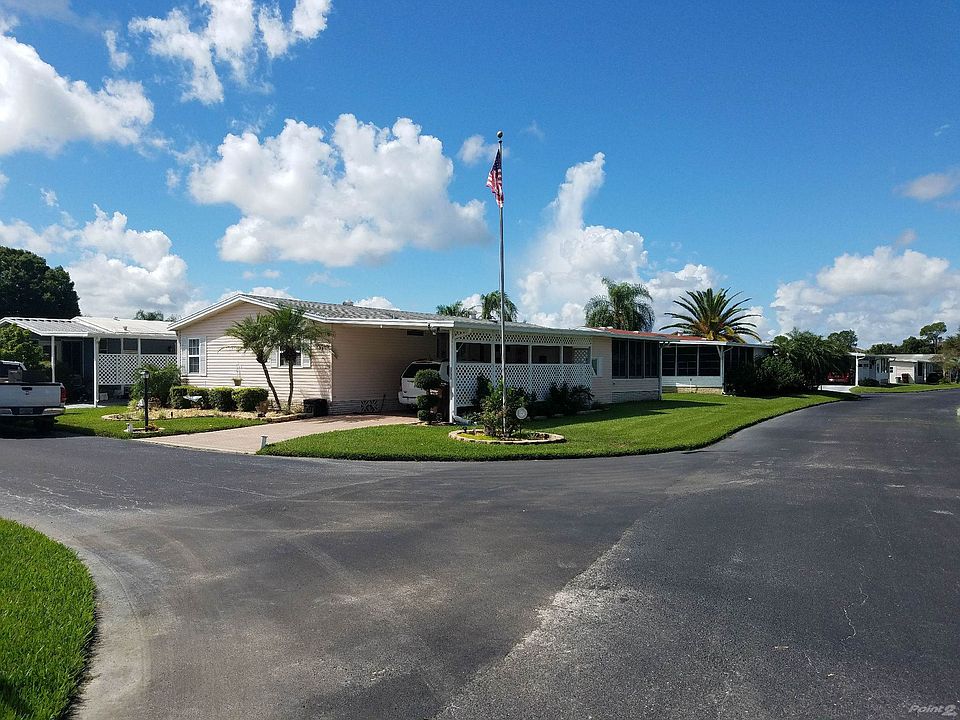 Corner lot view