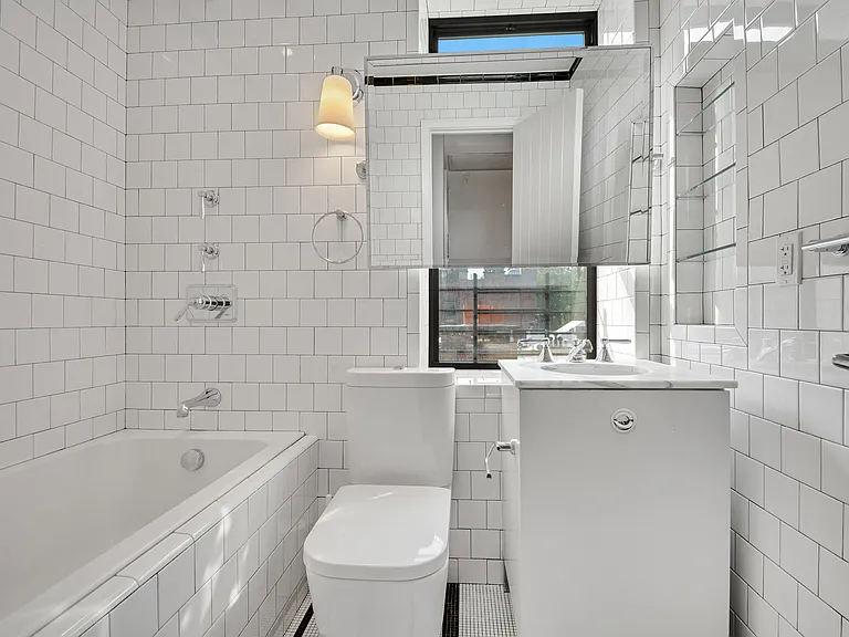 56 W 11th St #9FW — Photo 8