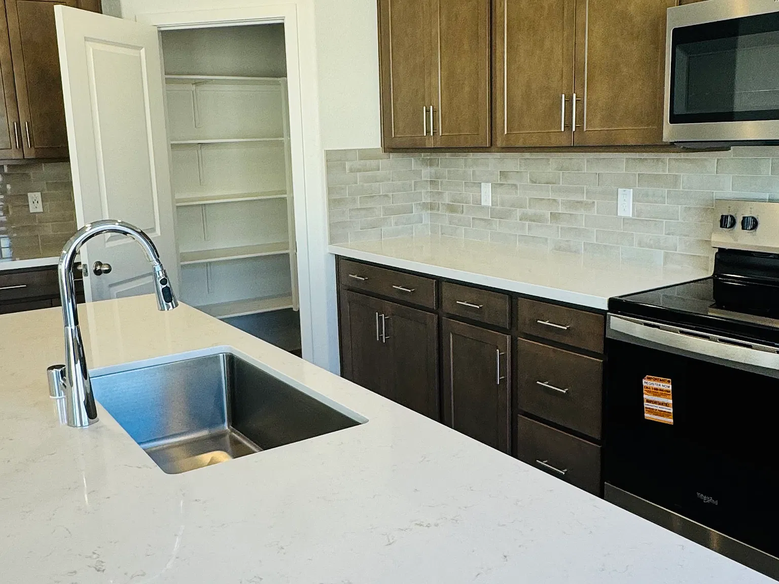 4 bed, 2310 sqft, $3,795 — Photo 2