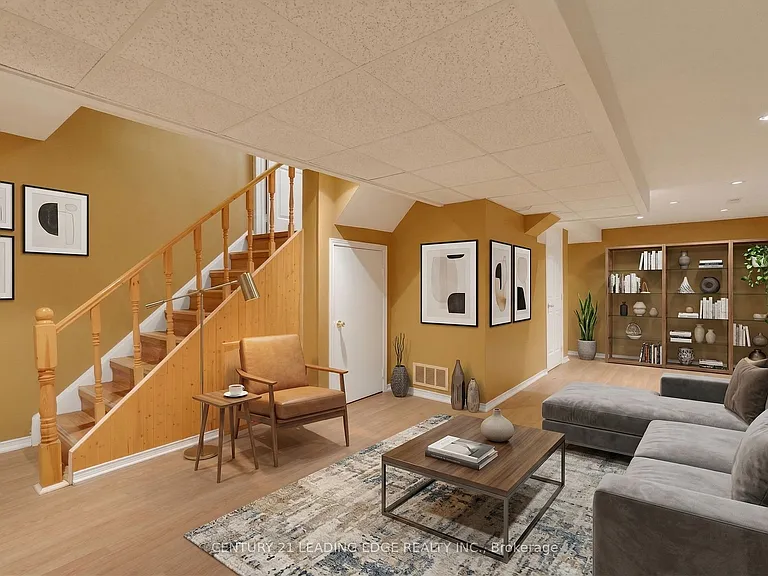 7166 Sandhurst Dr — Photo 30