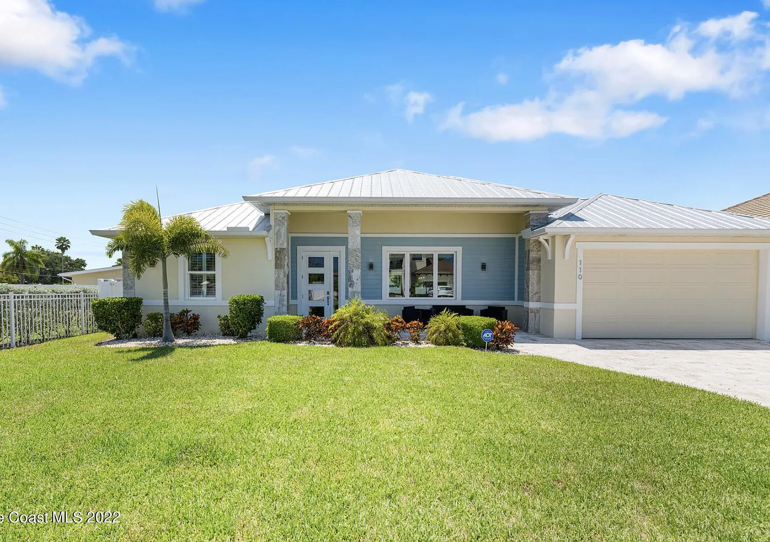5 bed, 2561 sqft, $9,750 — Photo 1