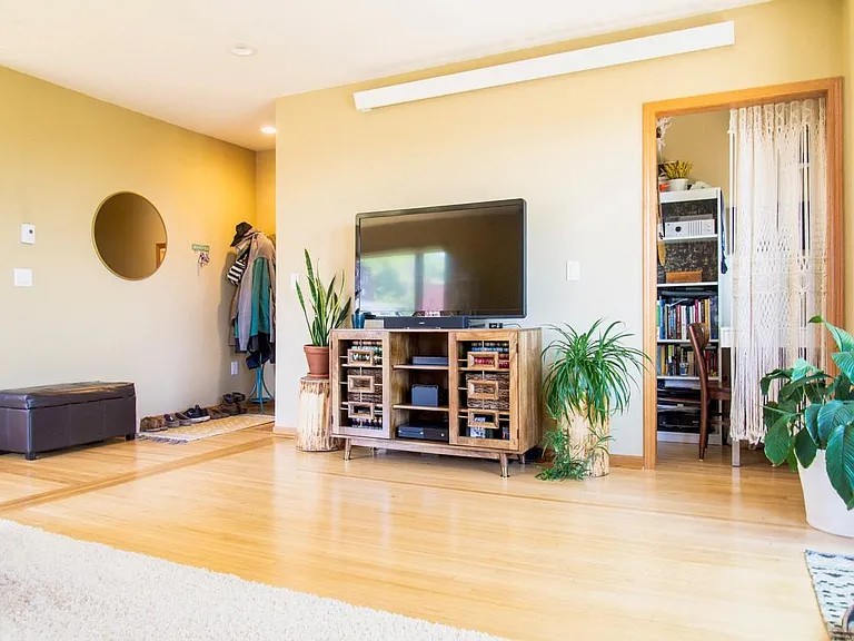 15 E 7th St #3 — Photo 7
