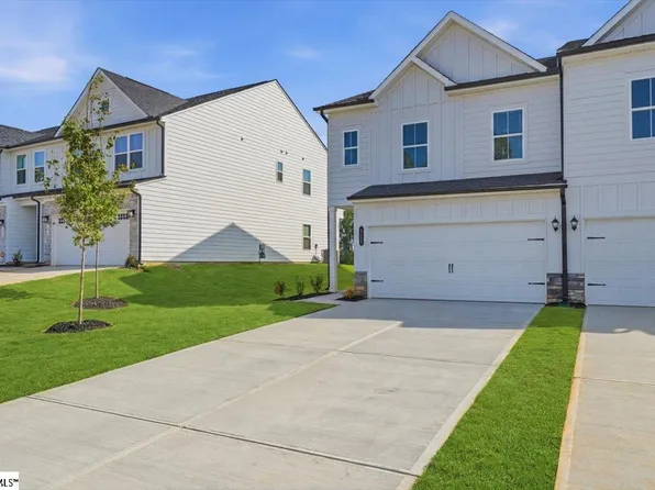 121 Brass Tack Dr, Powdersville, SC 29611
