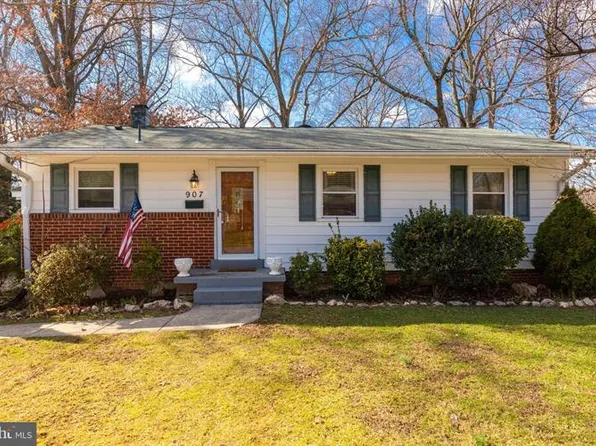 907 Meadow Ln SW, Vienna, VA 22180