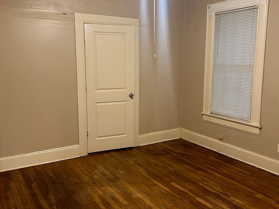 2nd image of 2304 Palmetto St