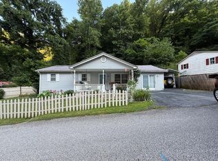 165 Woodland Est, Paintsville, KY 41240