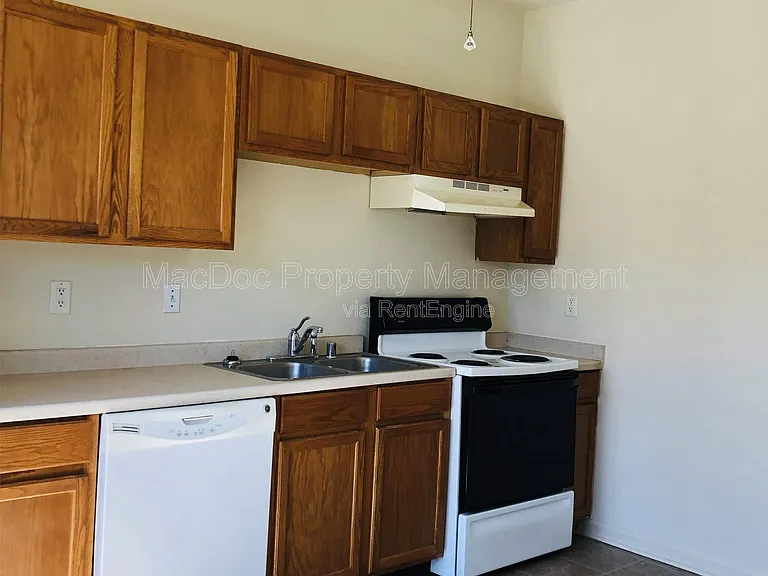 11009 Bevin Dr — Photo 2