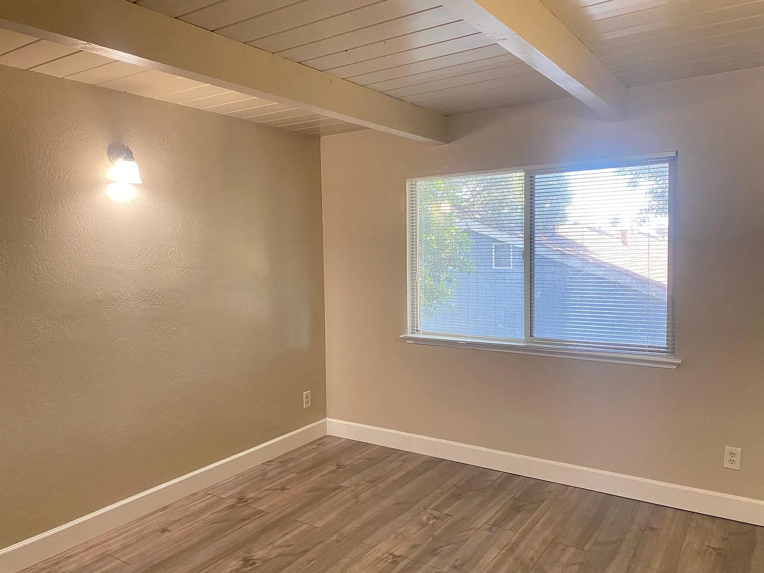 2 bed, 986 sqft, $1,950 — Photo 4