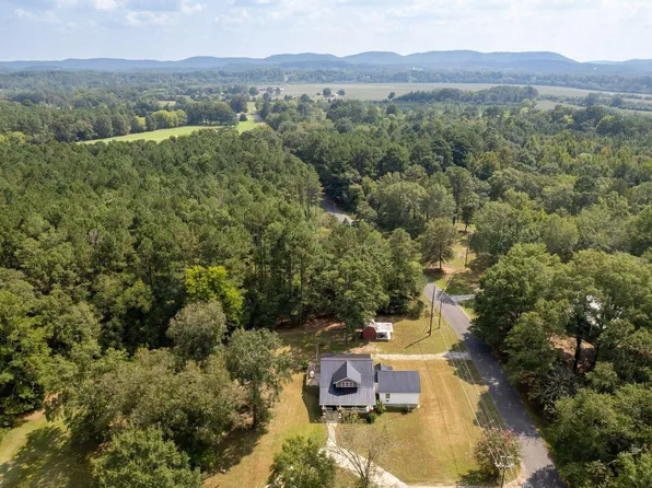 18 Jones Rd, Gadsden, AL 35901