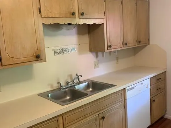 2100 Austin St APT 18, Bay City, TX 77414