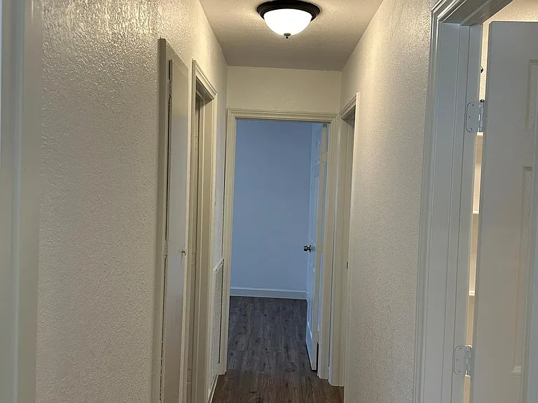 934 Bacliff Dr — Photo 19
