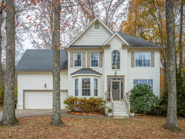 3622 Gentry Station Dr, Signal Mountain, TN 37377