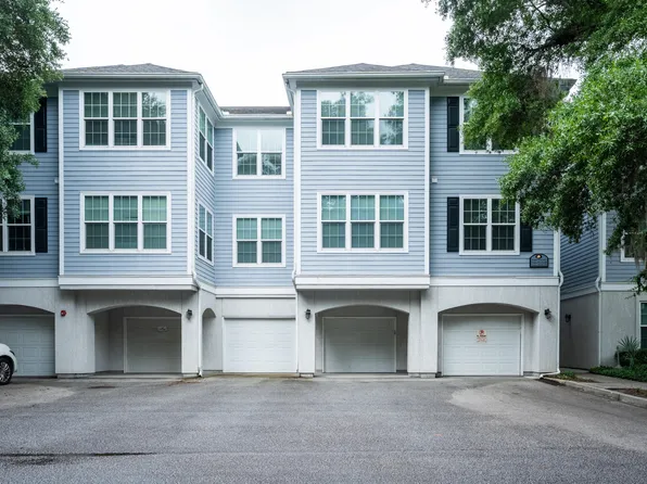 60 Fenwick Hall Aly APT 132, Johns Island, SC 29455