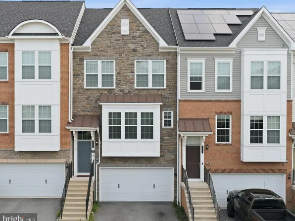8279 Meadowood Dr, Hanover, MD 21076