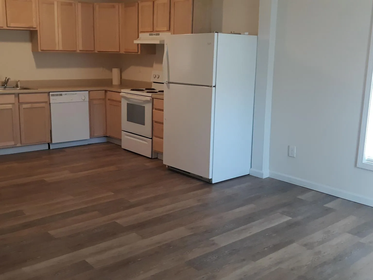 5 bed, 1800 sqft, $2,200 — Photo 2