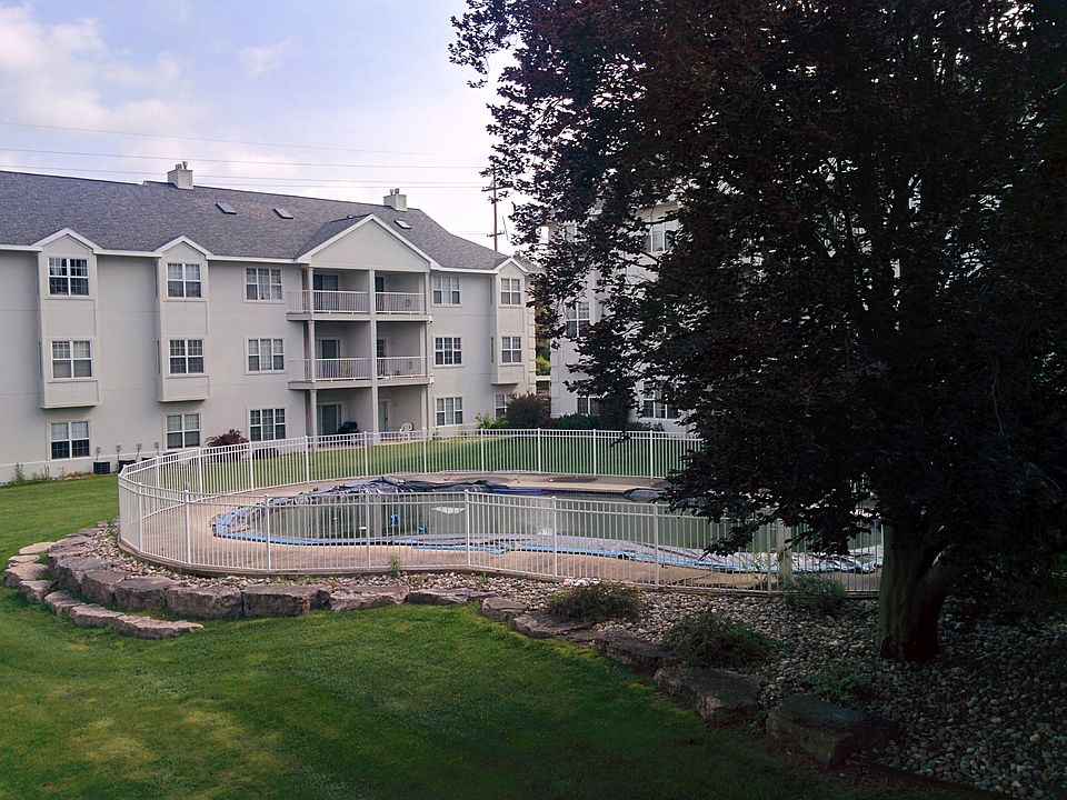 1st image of 268 W Saginaw St APT 203