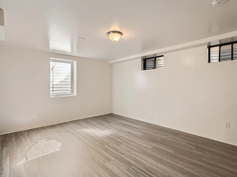 Basement second bedroom (4th total)