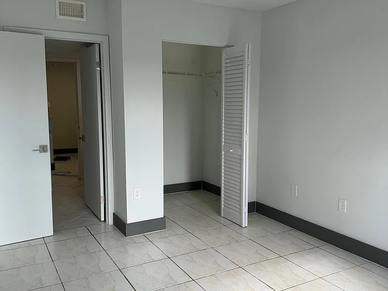 15201 SW 80th St #211 — Photo 8
