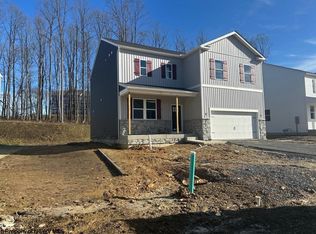 318 Dye Ln, Morgantown, WV 26501