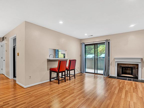 5th image of 2501 Gatehouse Ln