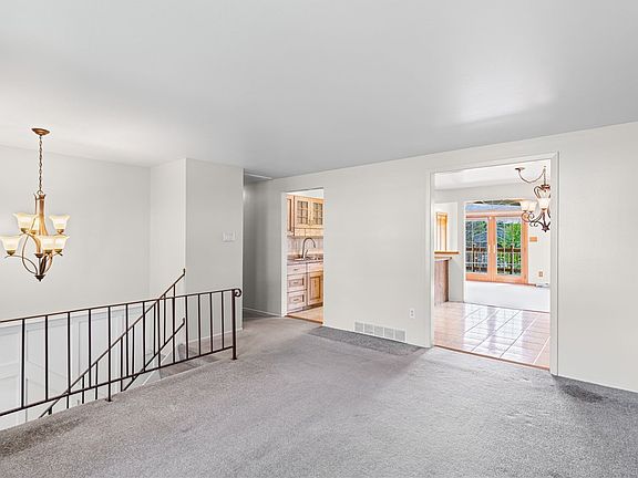 5th image of 213 Winslow Dr