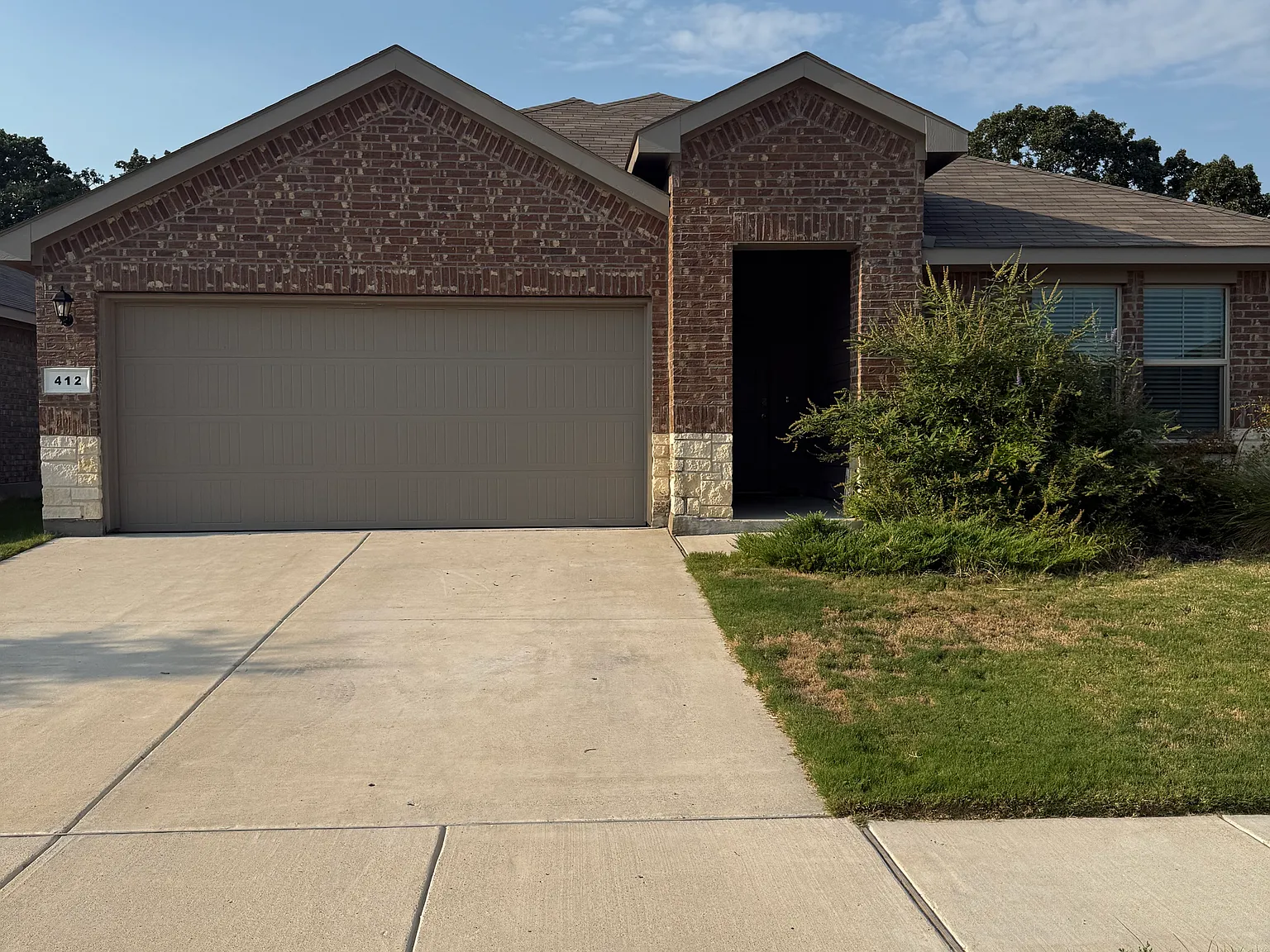 4 bed, 2079 sqft, $2,349 — Photo 1