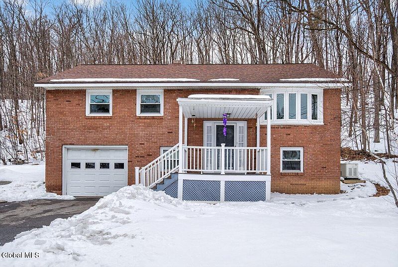 3rd image of 31 Daniels Road