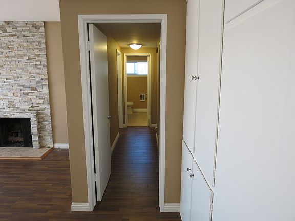 Hallway to bedrooms