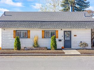 147 SW 4th St, Redmond, OR 97756