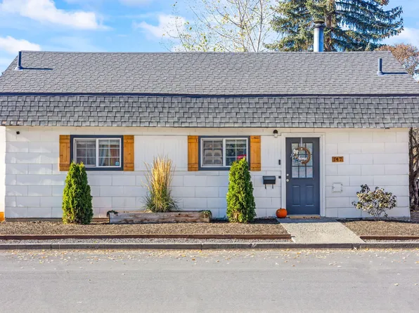 147 SW 4th St, Redmond, OR 97756