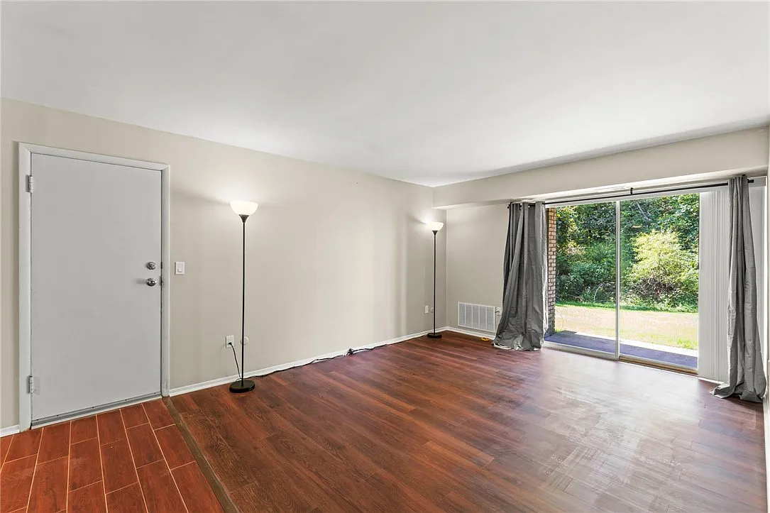 1 bed, 778 sqft, $1,100 — Photo 3