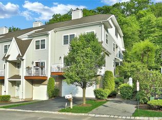 76 Crystal Hill Dr, Pomona, NY 10970