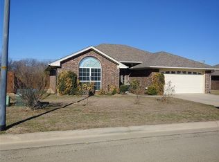 2302 Springhill Ct, Mineral Wells, TX 76067