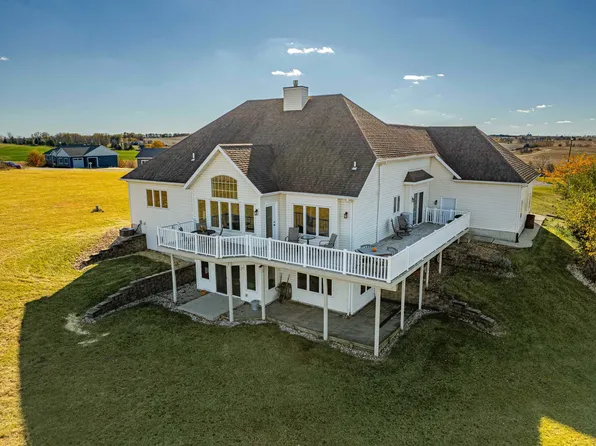 N5228 Old Mill Ct, Monticello, WI 53570