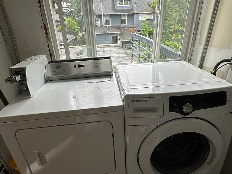 5204 18th Ave NE #F — Photo 8