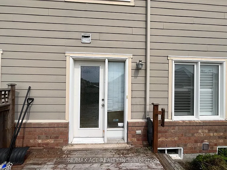 46 Gas Lamp Ln — Photo 16