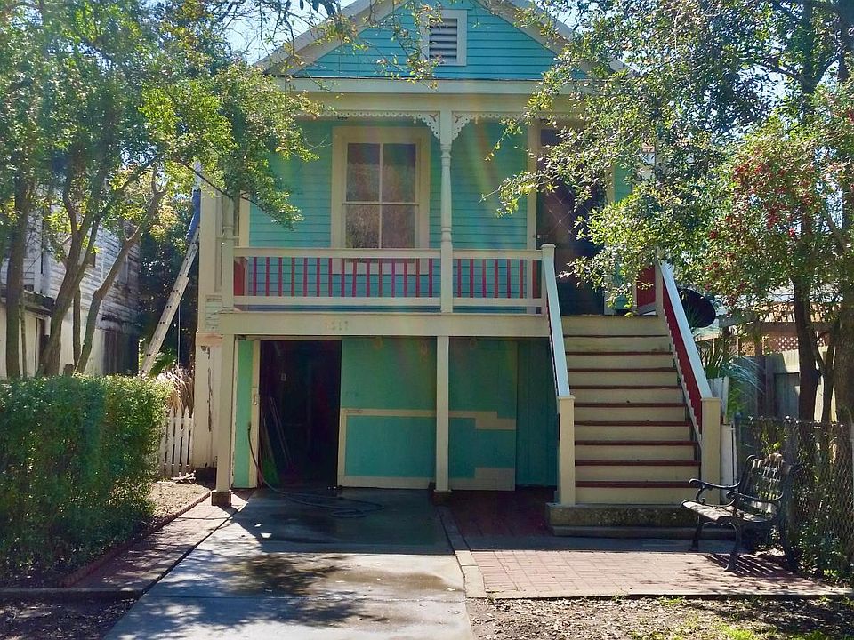 1st image of 3217 Avenue O 1/2