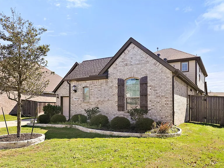 9626 Dancing Grass Dr — Photo 3