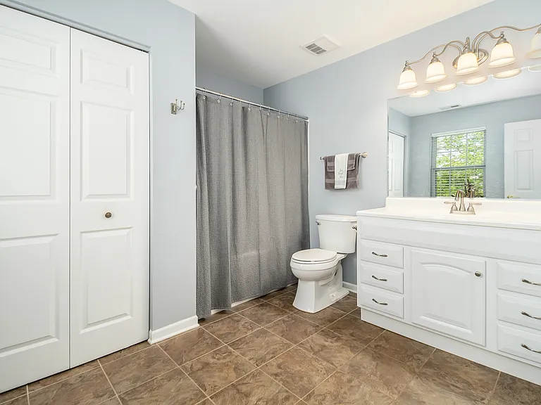 956 Mesa Dr — Photo 16