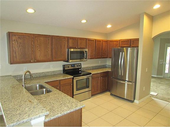4th image of 7874 Carriage Pointe Dr