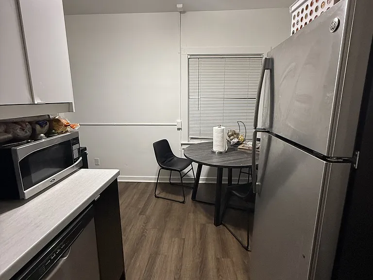 201 N Pinckney St #1-STREET201 — Photo 2