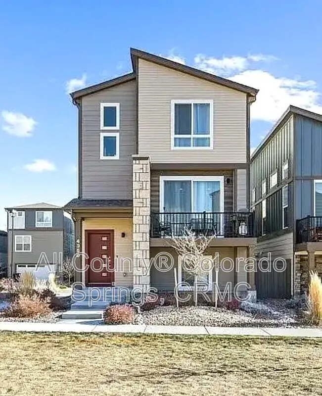 3 bed, 3.5 bath, 2148 sqft, $2,595 — Photo 1