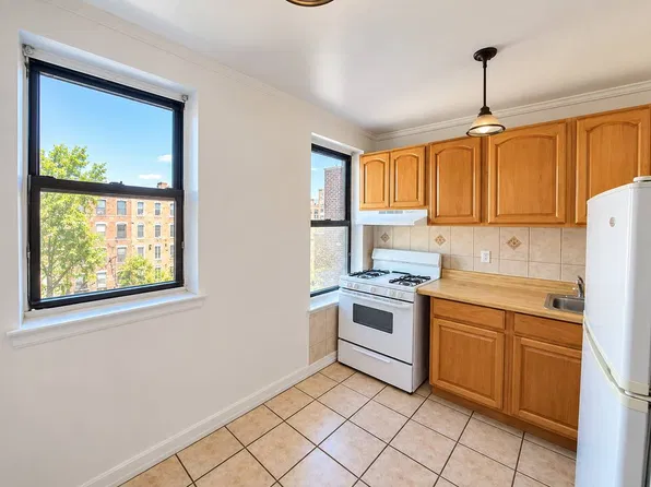 725 4th Avenue image 1 of 19