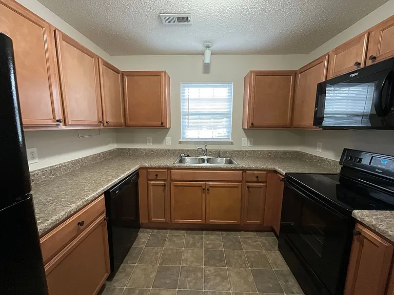 Meridian Park Apartments — Photo 207